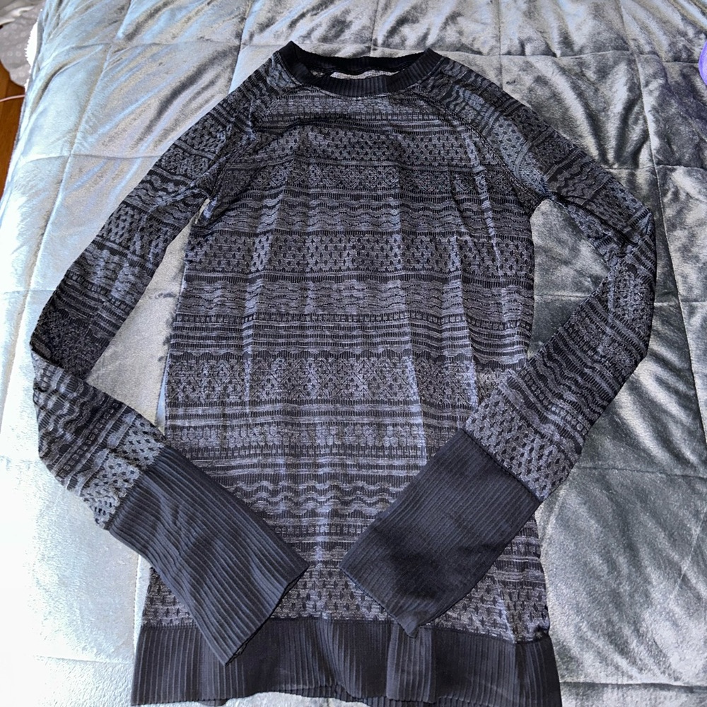 Lululemon long sleeve tee